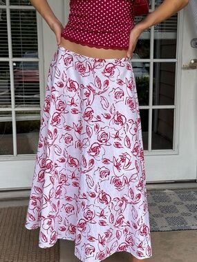Vintage Emma James White Maxi Skirt with Red Rose Print